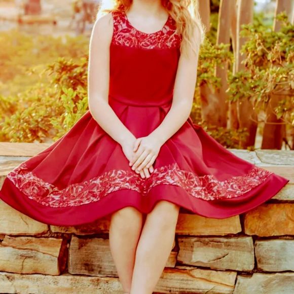 New Bonnie Jean Red Sleeveless Dress Lace Sequins High Low Style Size 7 Hi-Lo - Picture 2 of 7